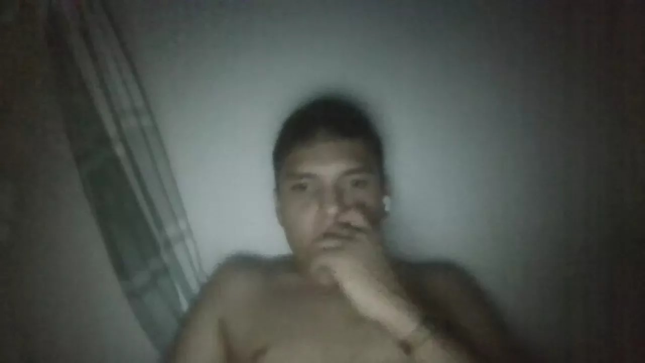 Offline rlk85 on Cam4