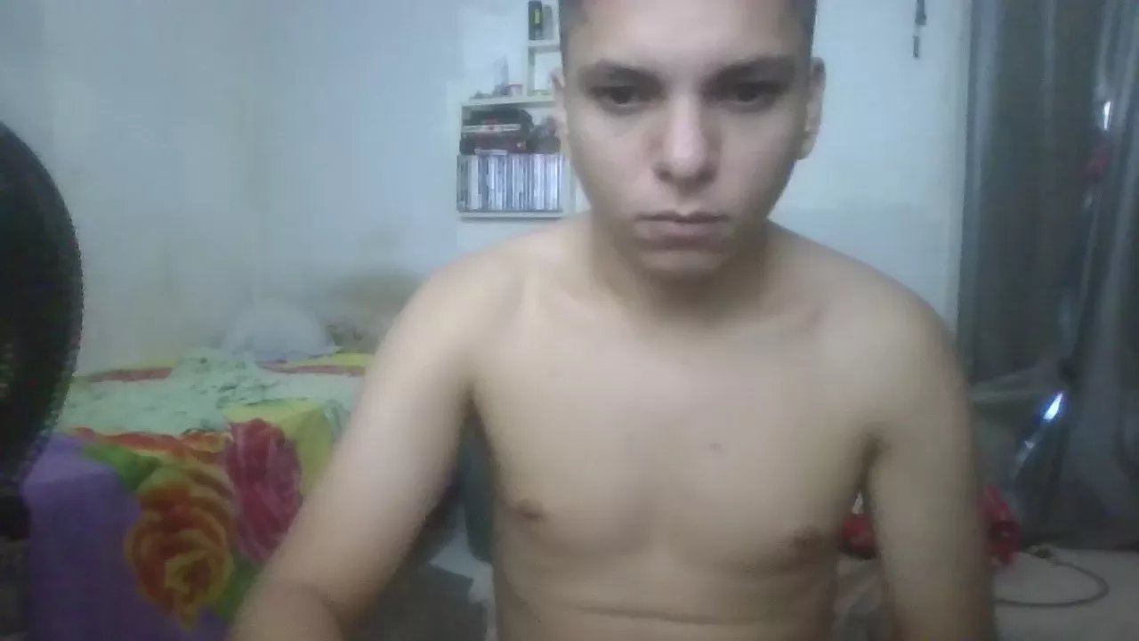 Offline rlk85 on Cam4