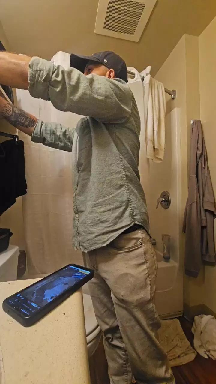 Rock21dan on Cam4 