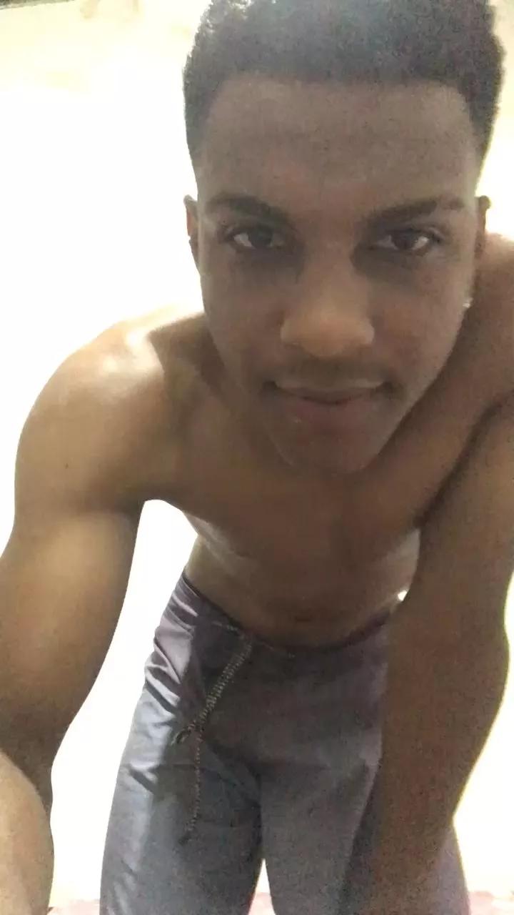 rodrigohot31 on Cam4 