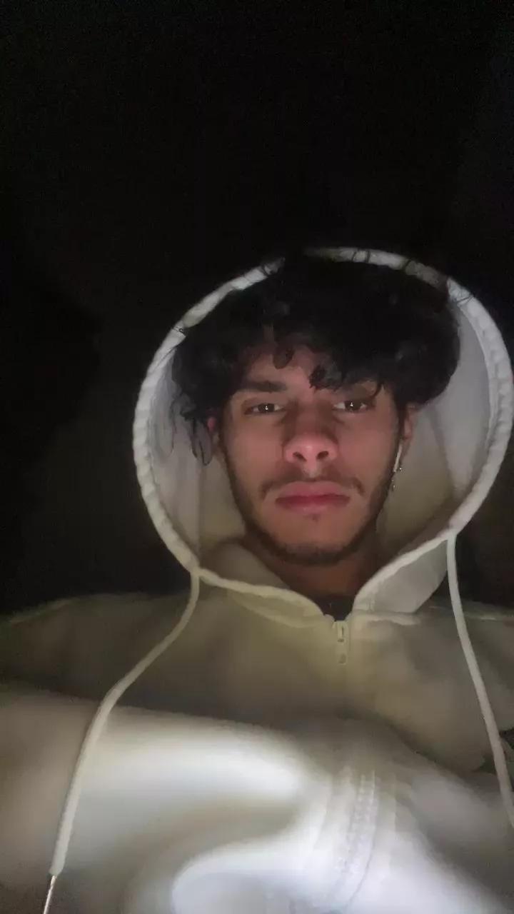 Ronnyyt on Cam4 
