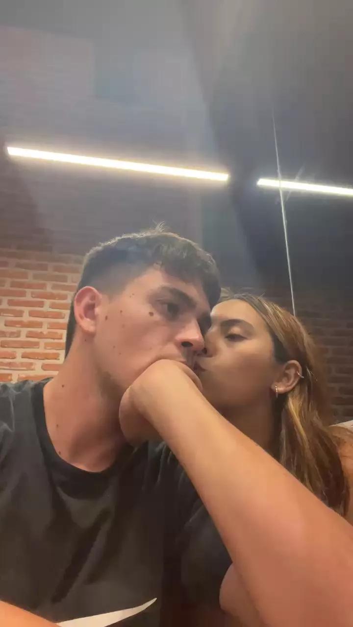 Rorrro1 on Cam4 