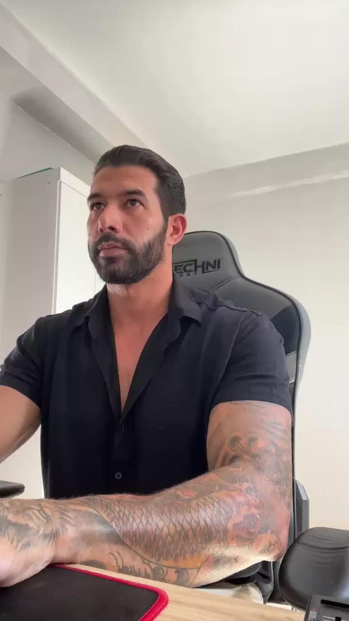 Saradoalto23 on Cam4 