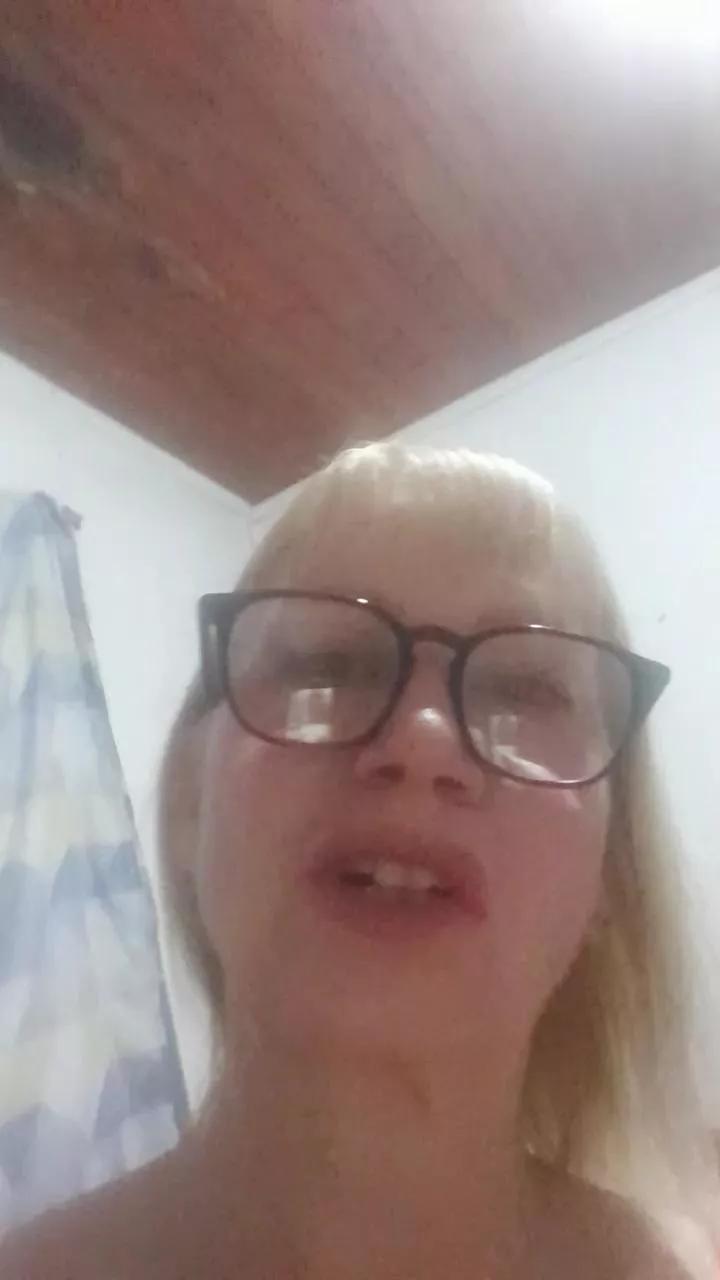 Sexymilf69_ on Cam4 