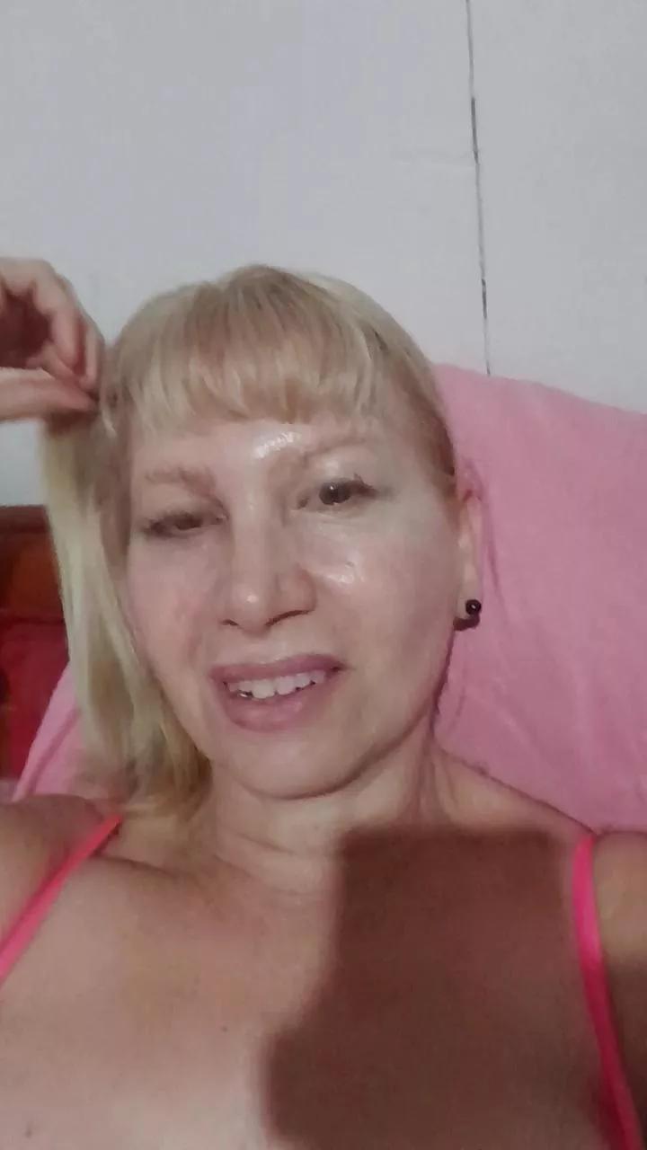 Sexymilf69_ on Cam4 