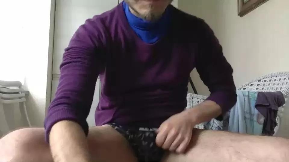 short_and_cute on Cam4 