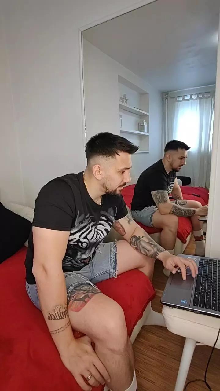 Sir_romanian on Cam4 