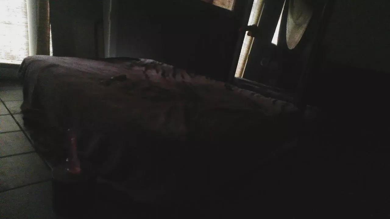 SissyTrixiee on Cam4 