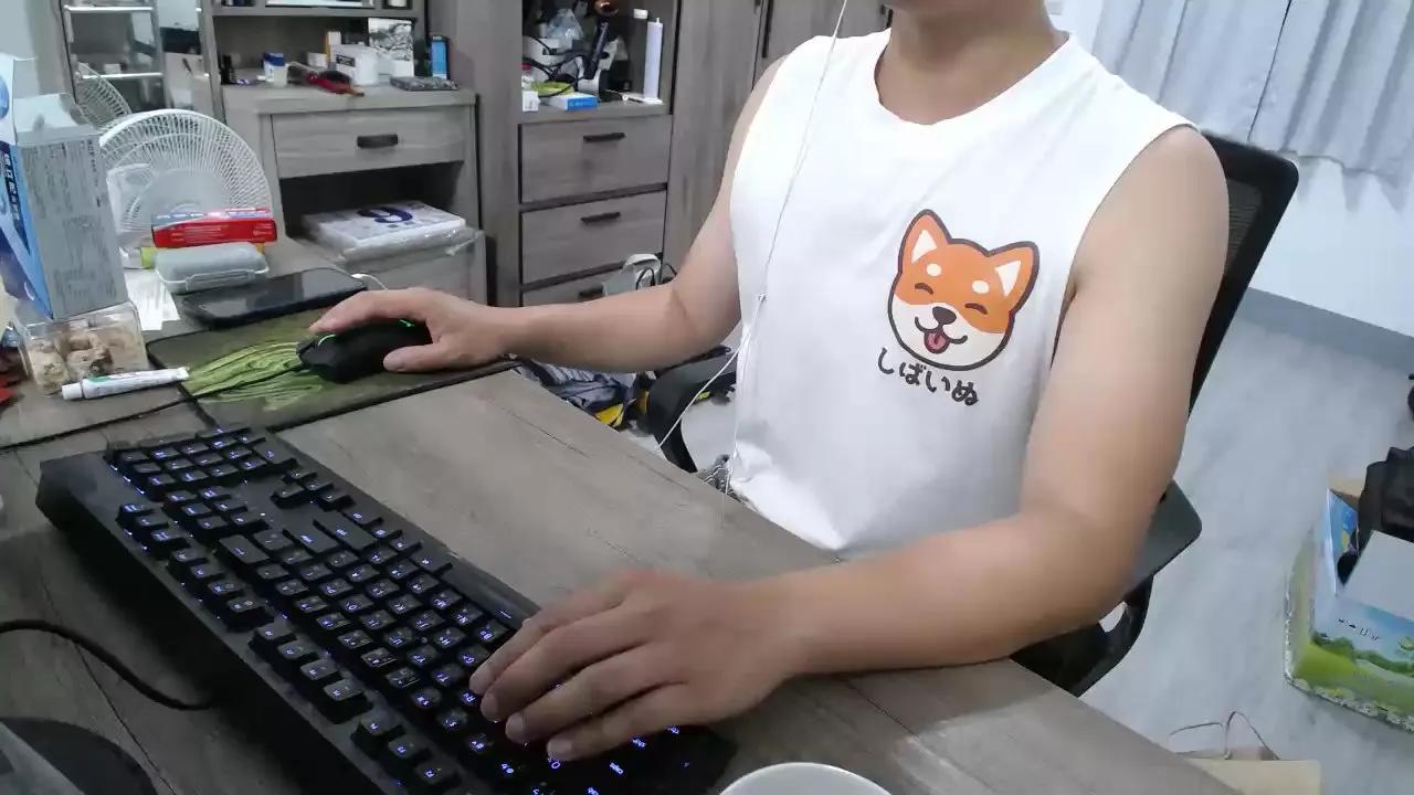 smallsmallwa on Cam4 