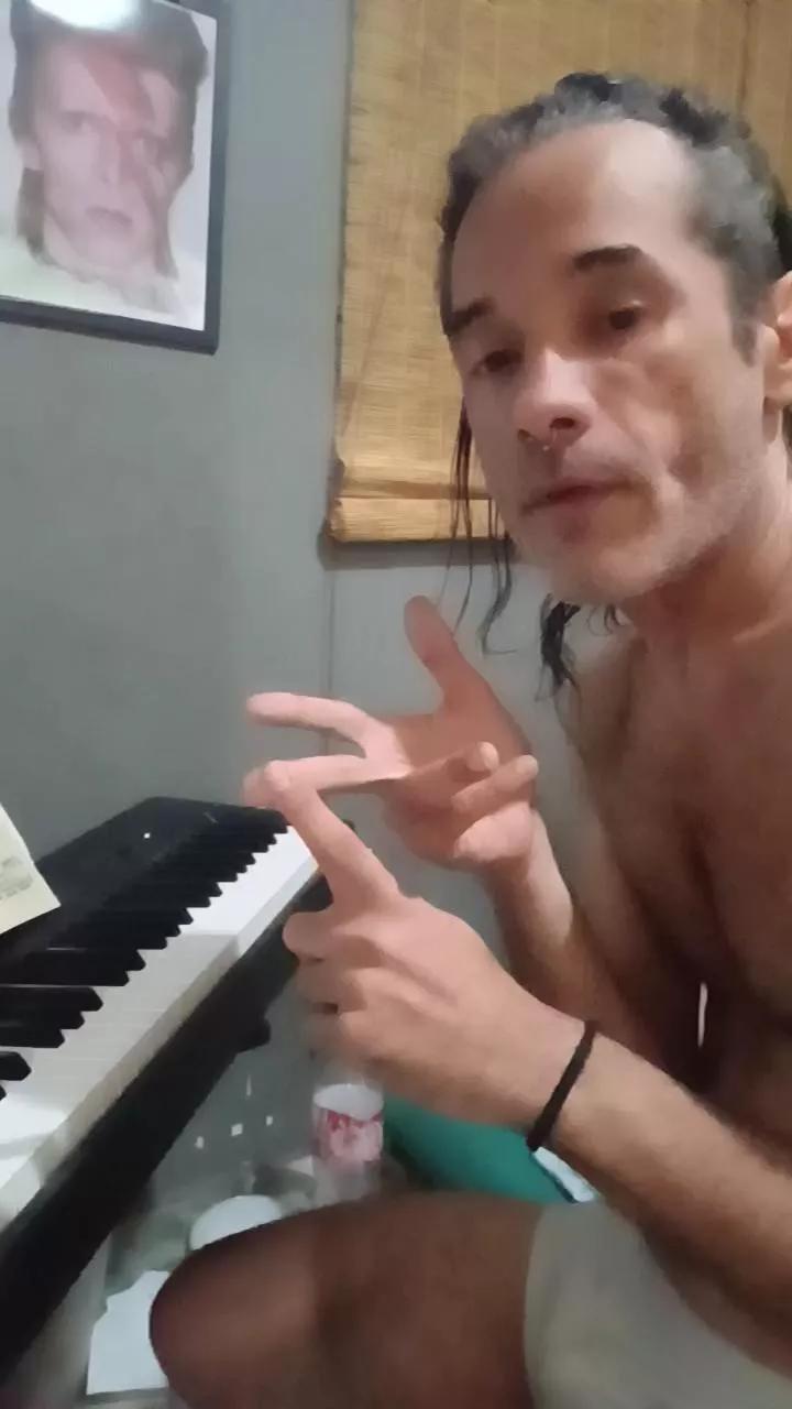 SUBURBANOXXXRJ on Cam4 