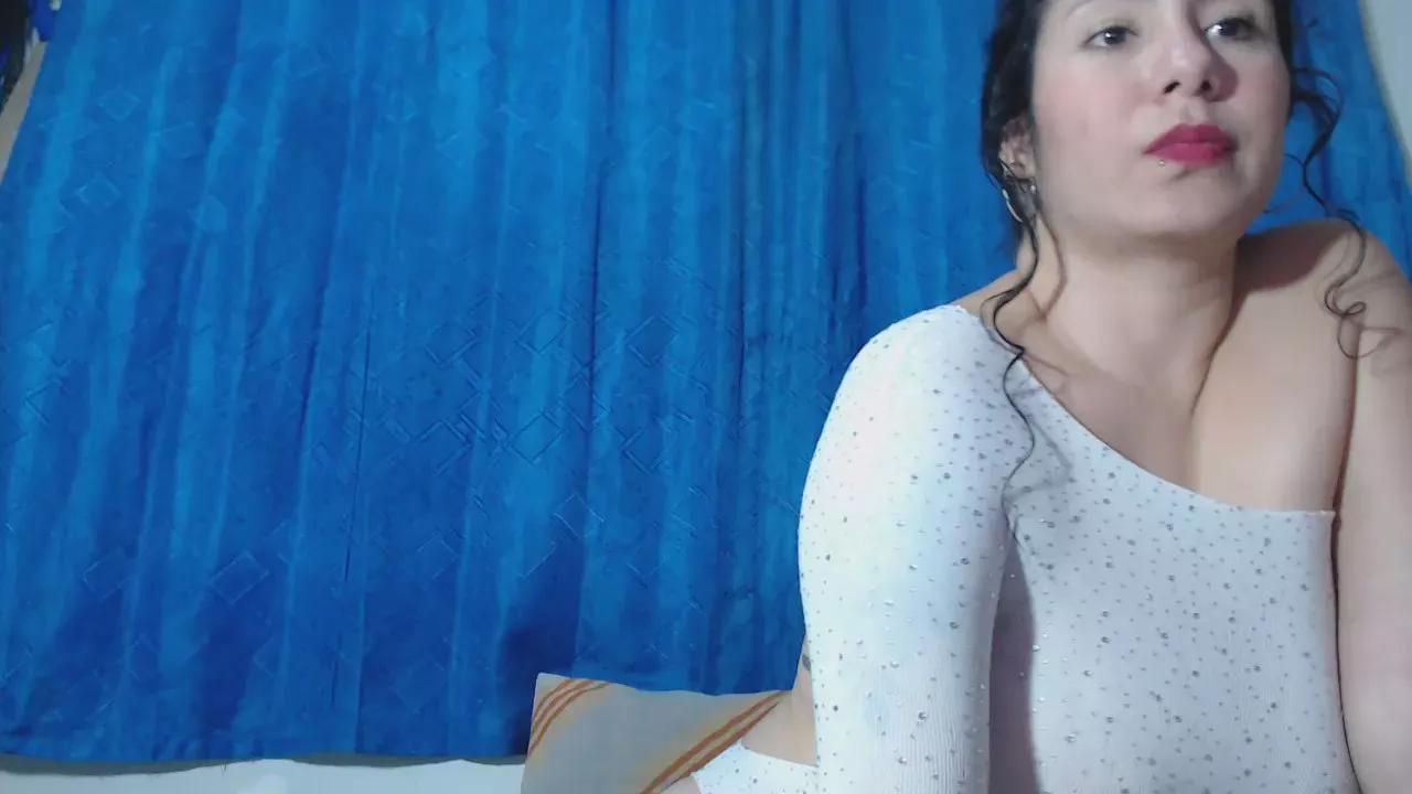 sweettaty on Cam4 