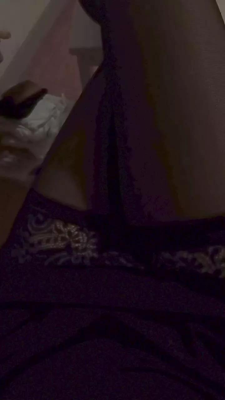 TaraTrav33 on Cam4 