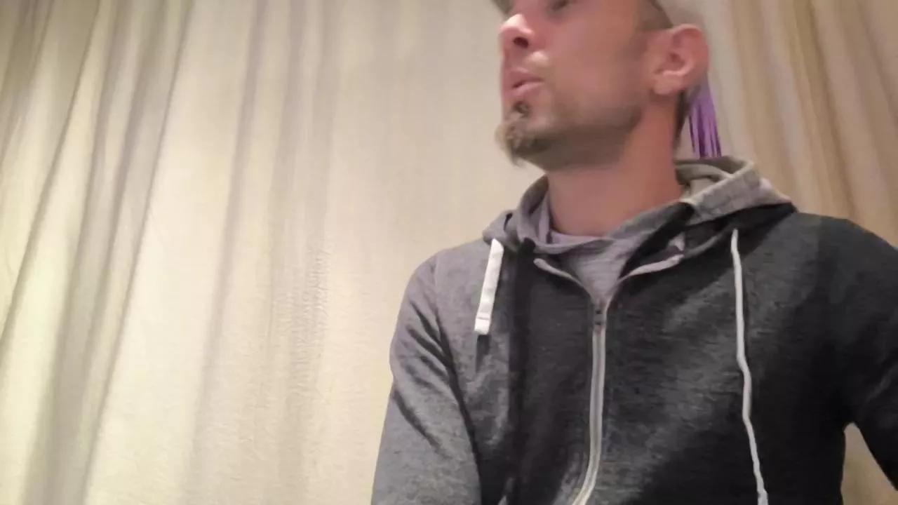 Tastit4cs on Cam4 