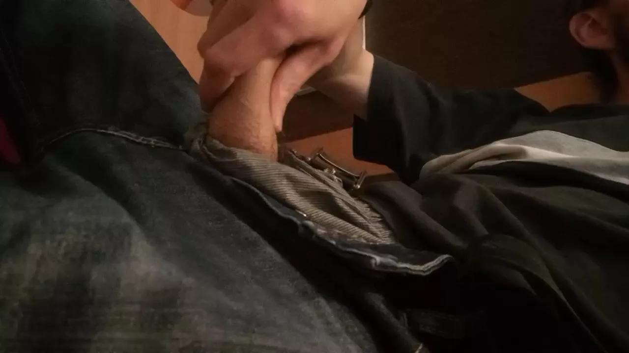 Tboner59 on Cam4 