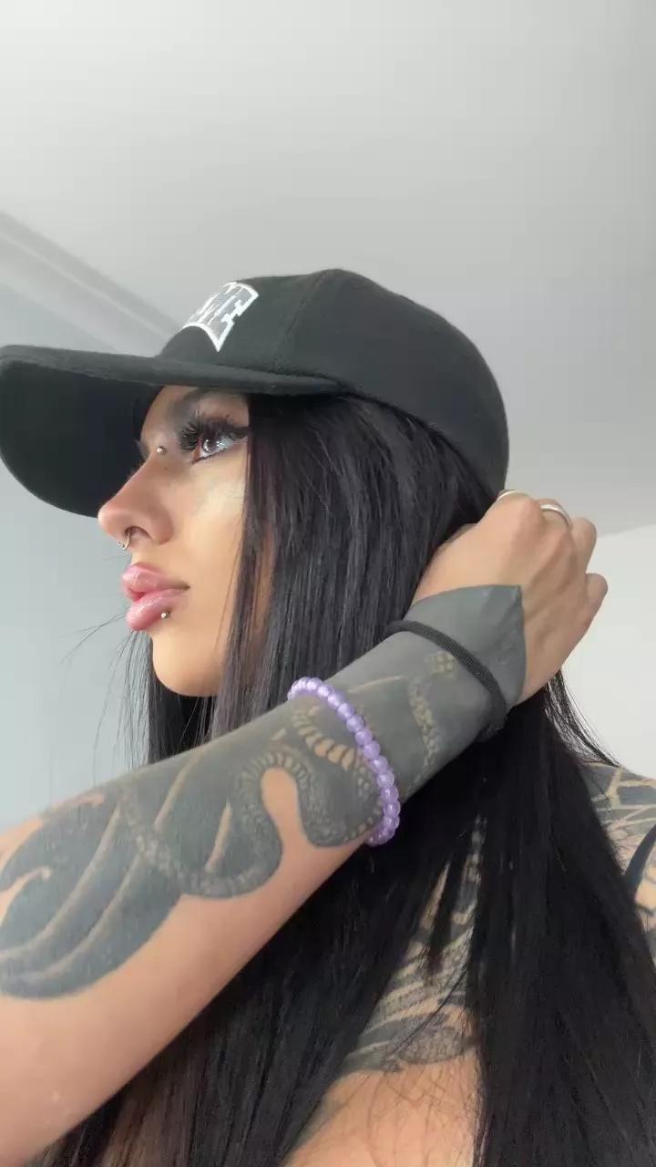 thebabyvio on Cam4 