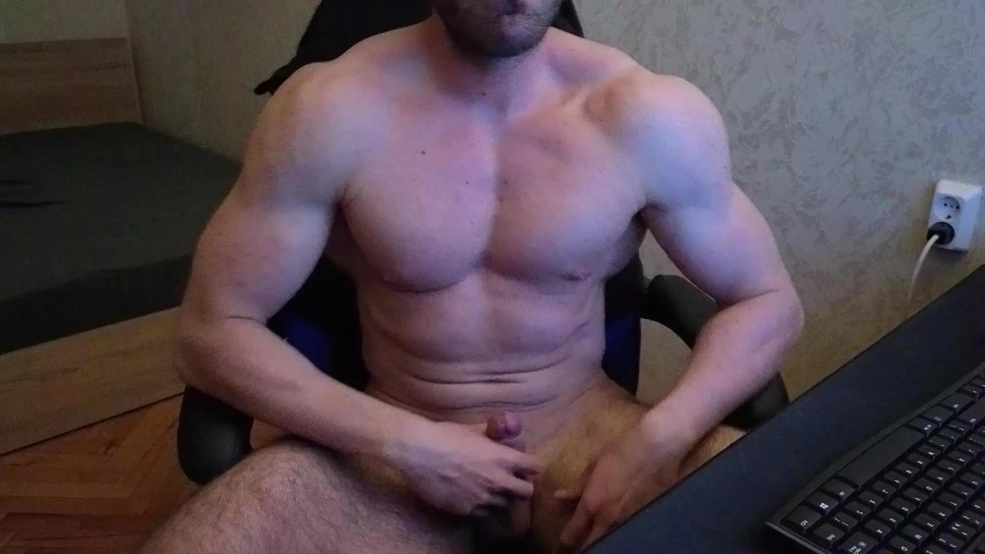 TheFitGiant on Cam4 