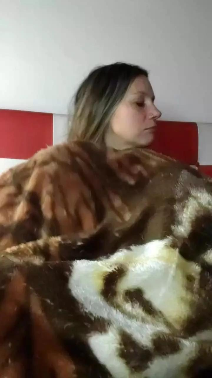 TheQueenMilf on Cam4 