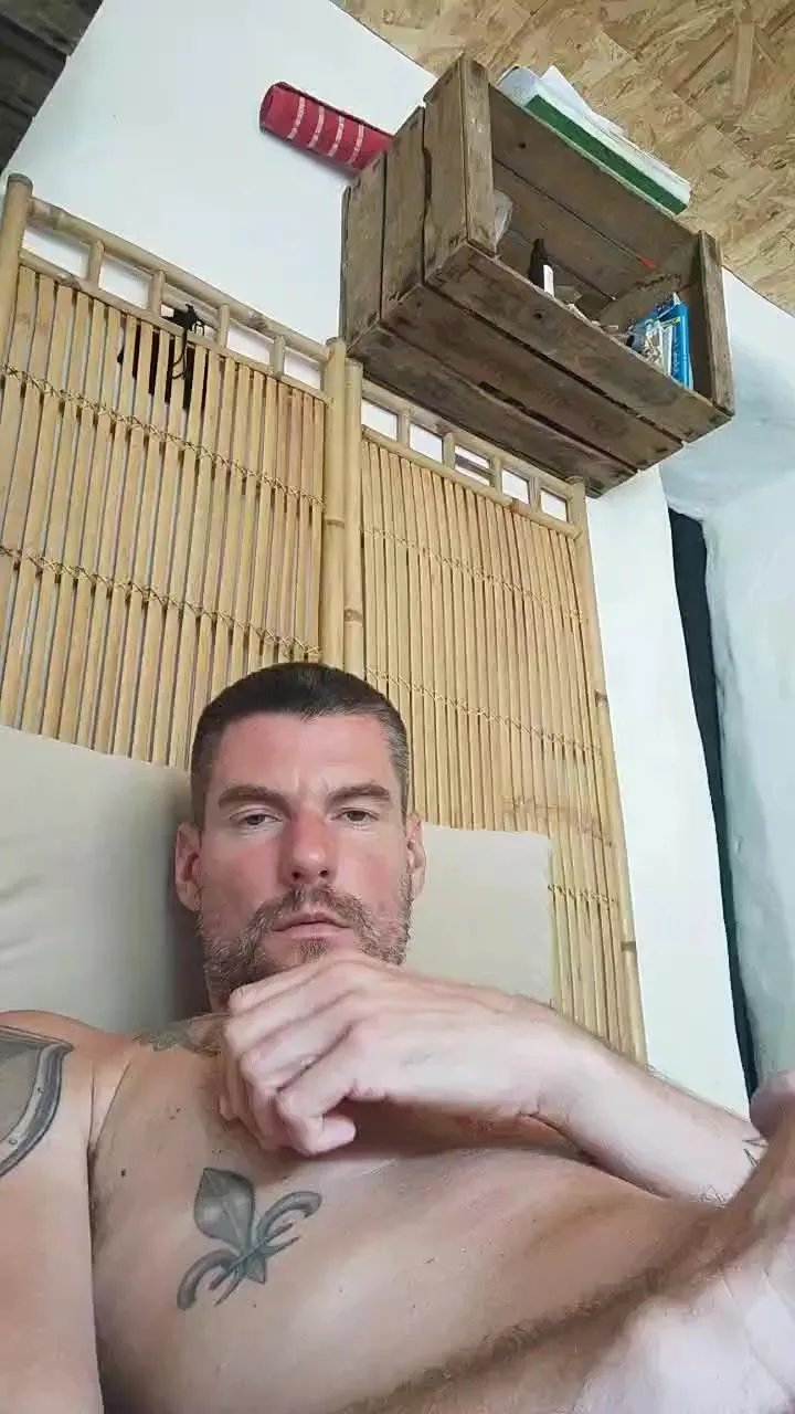 Offline Thiebaud on Cam4