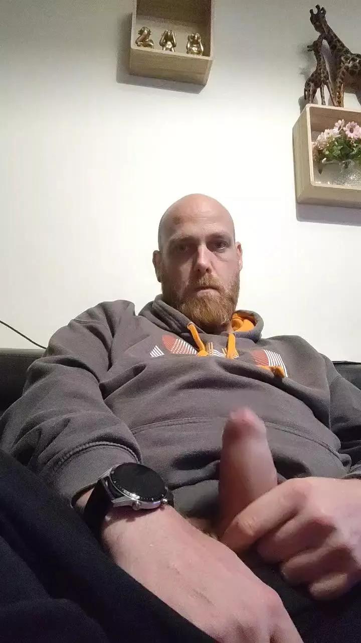 Tomtoyz on Cam4 