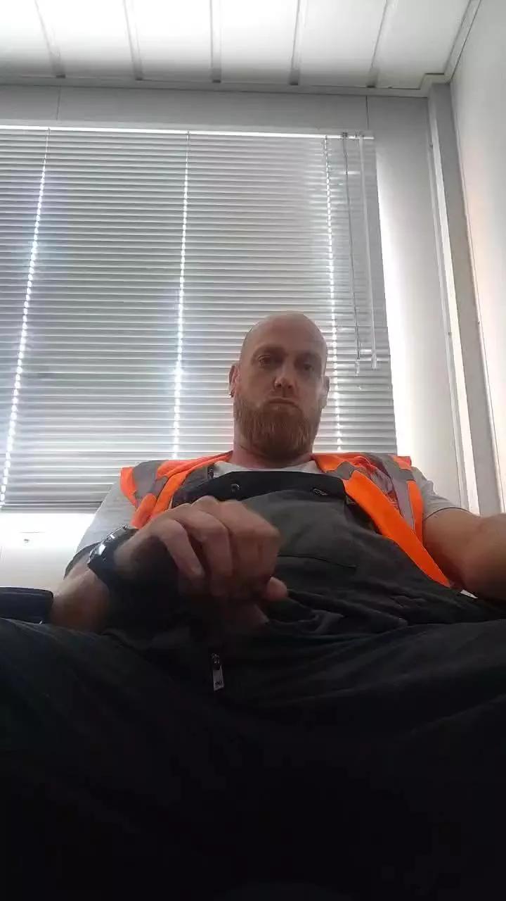 Tomtoyz on Cam4 