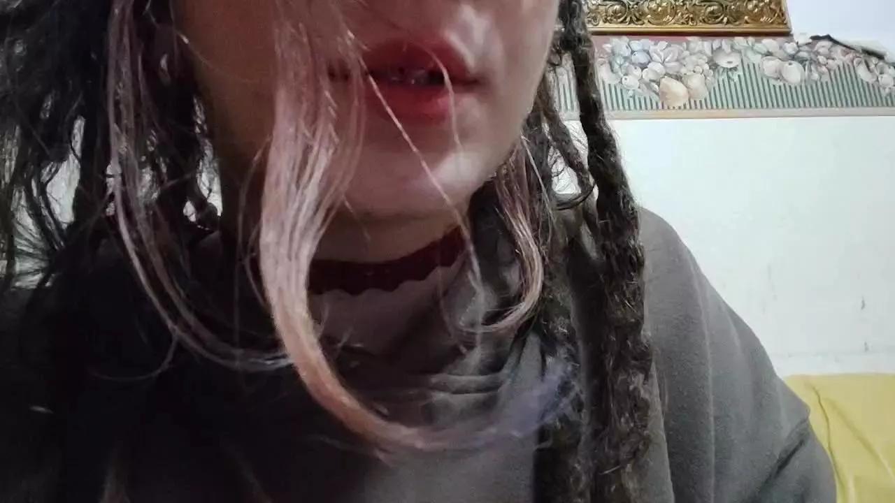 totem45 on Cam4 