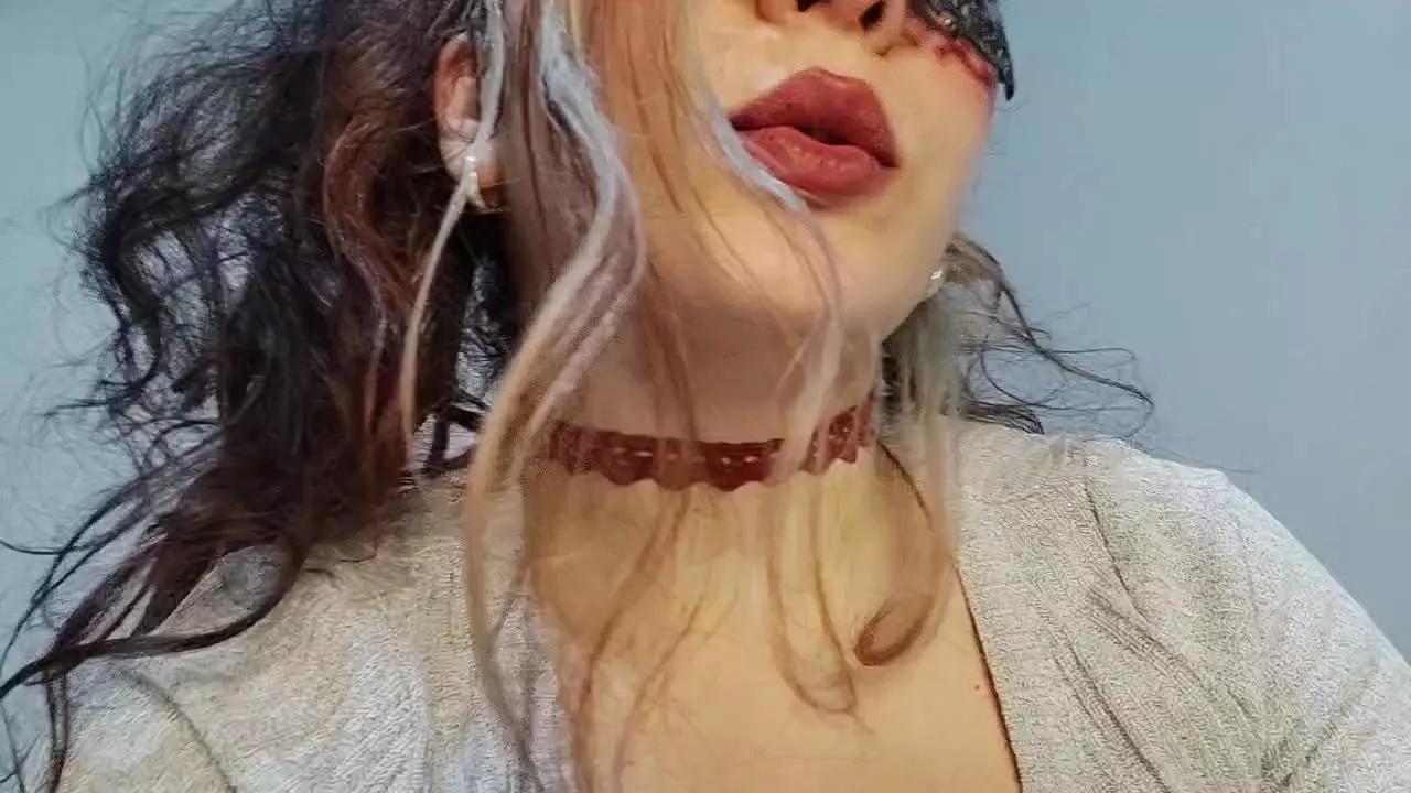 totem45 on Cam4 