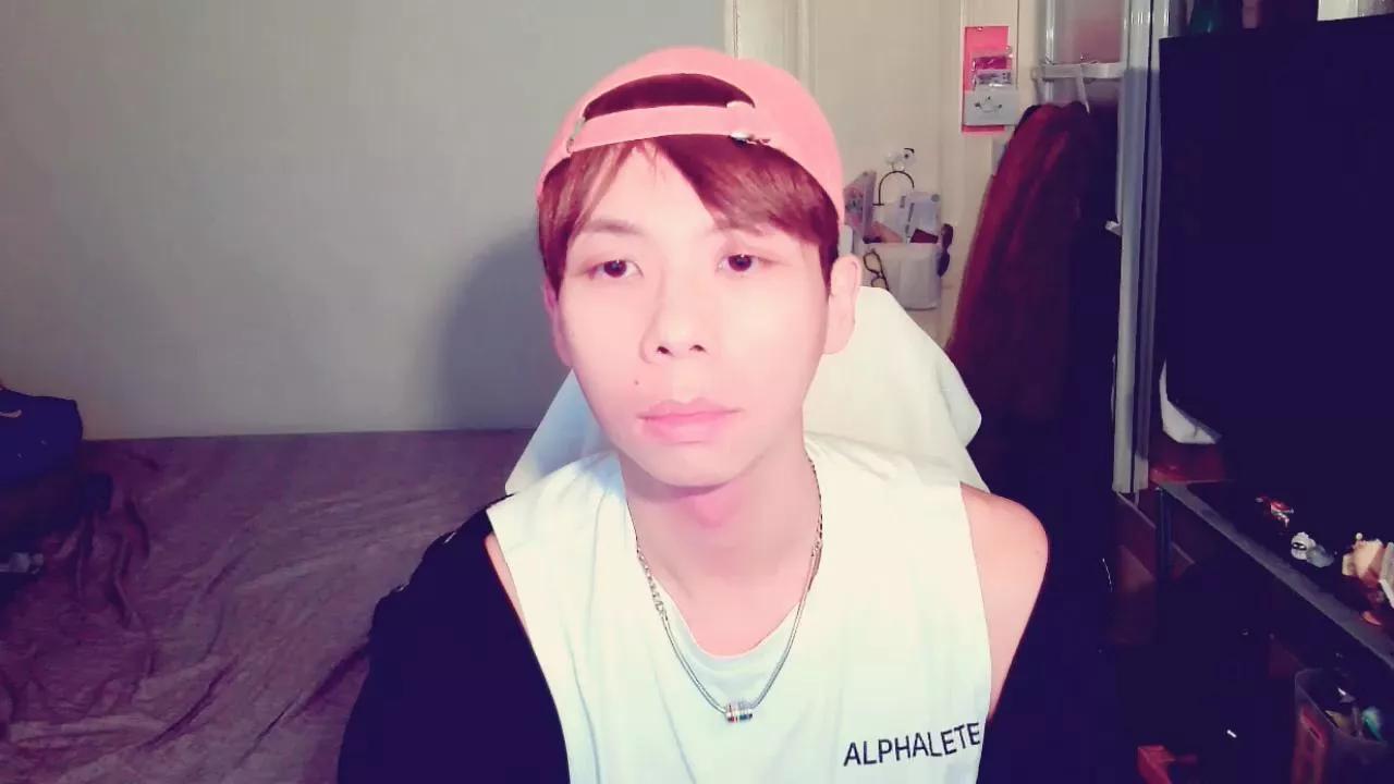 trainningboy on Cam4 