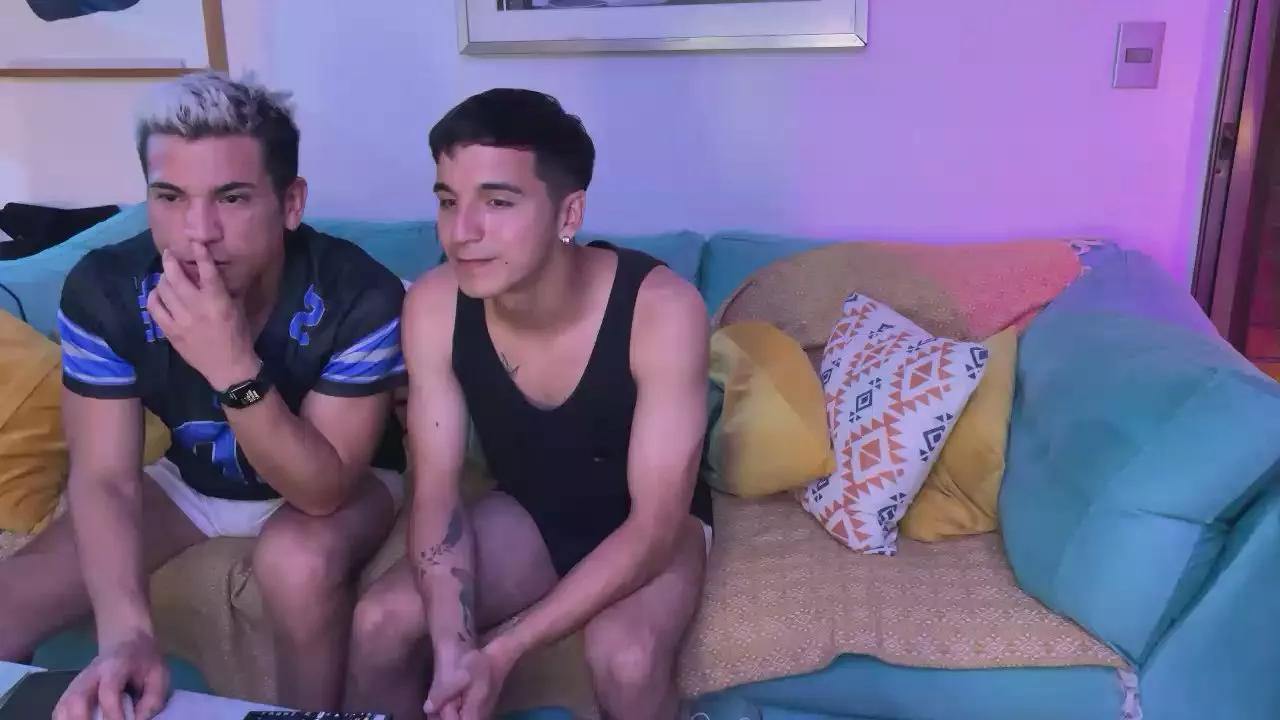 tripipo2 on Cam4 