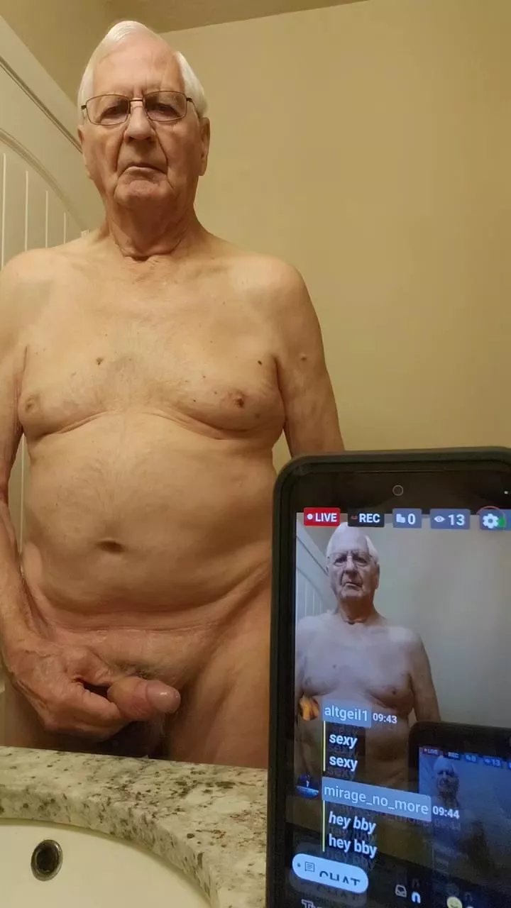 Offline trucker99hot on Cam4