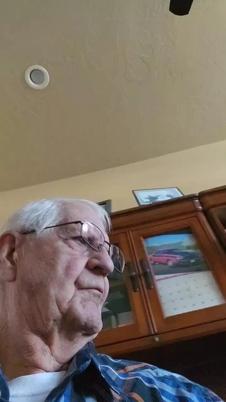 Offline trucker99hot on Cam4