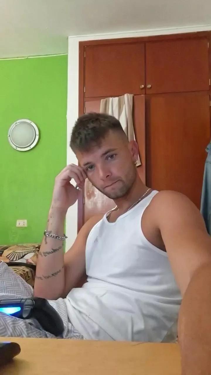 Tugolfo on Cam4 
