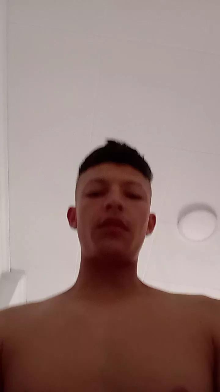 Tupapalarga on Cam4 