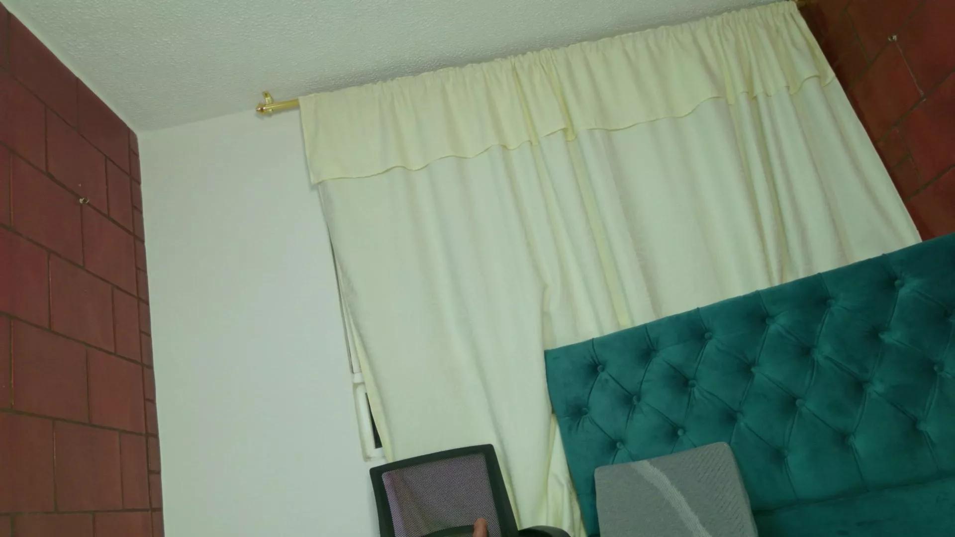 Valeria_SaenzTs on Cam4 