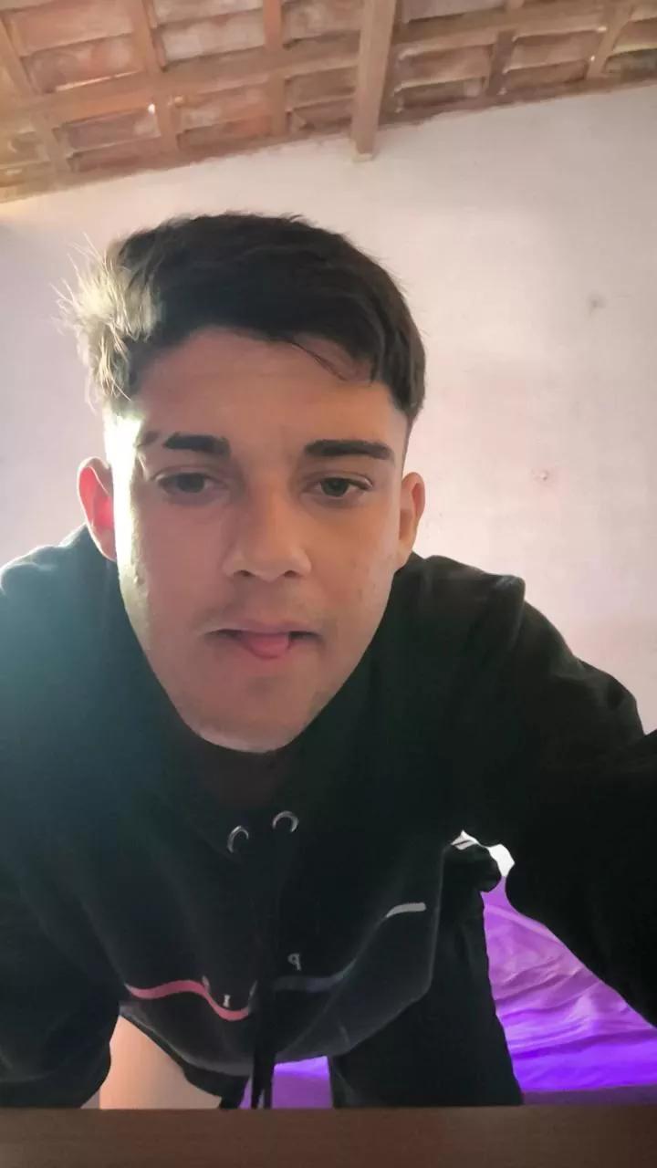 Van_aquino on Cam4 