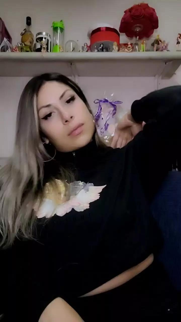 VaniaSexy23 on Cam4 