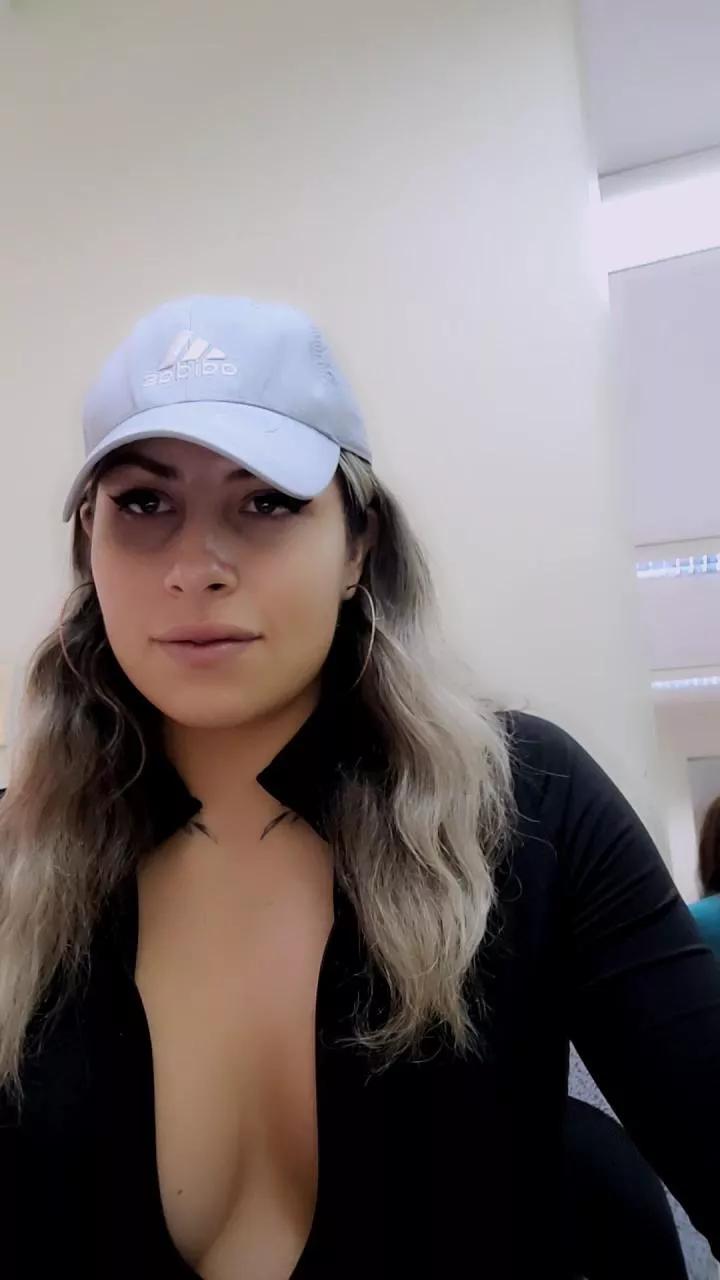 VaniaSexy23 on Cam4 