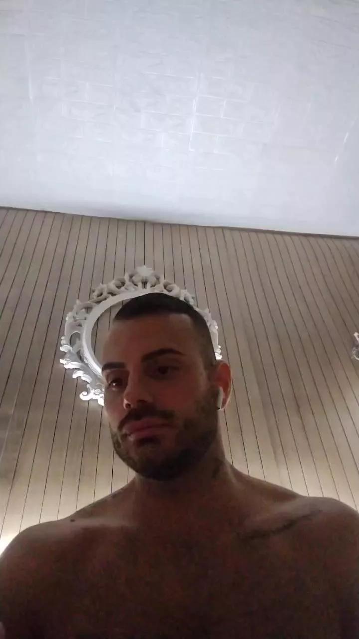 Viki84 on Cam4 