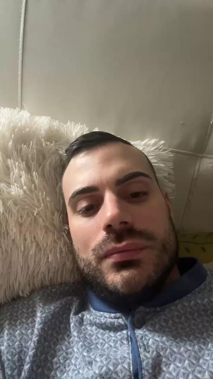Viki84 on Cam4 