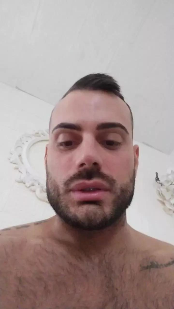 Viki84 on Cam4 
