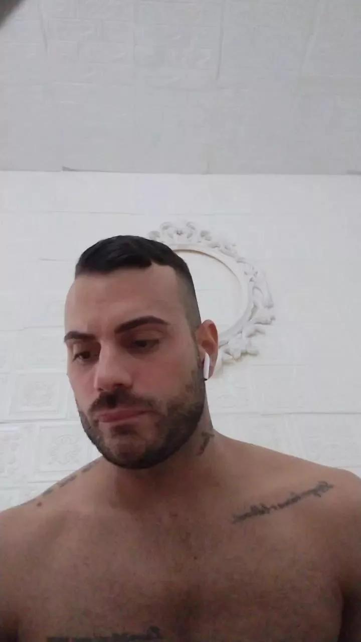 Viki84 on Cam4 