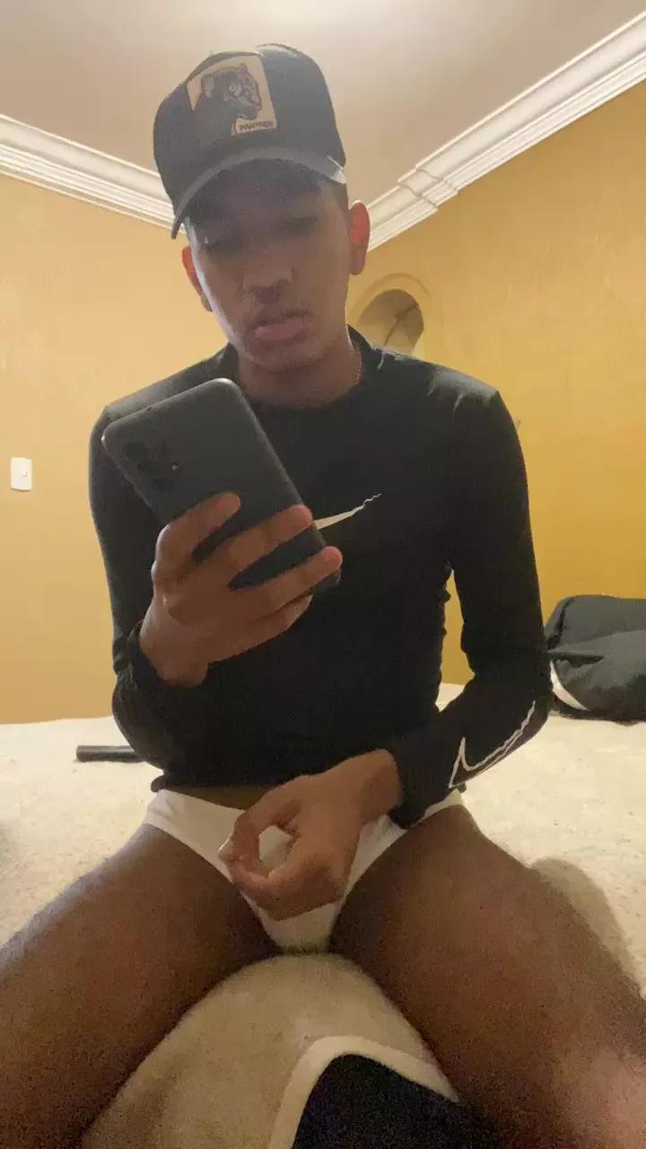 Yarotlo on Cam4 