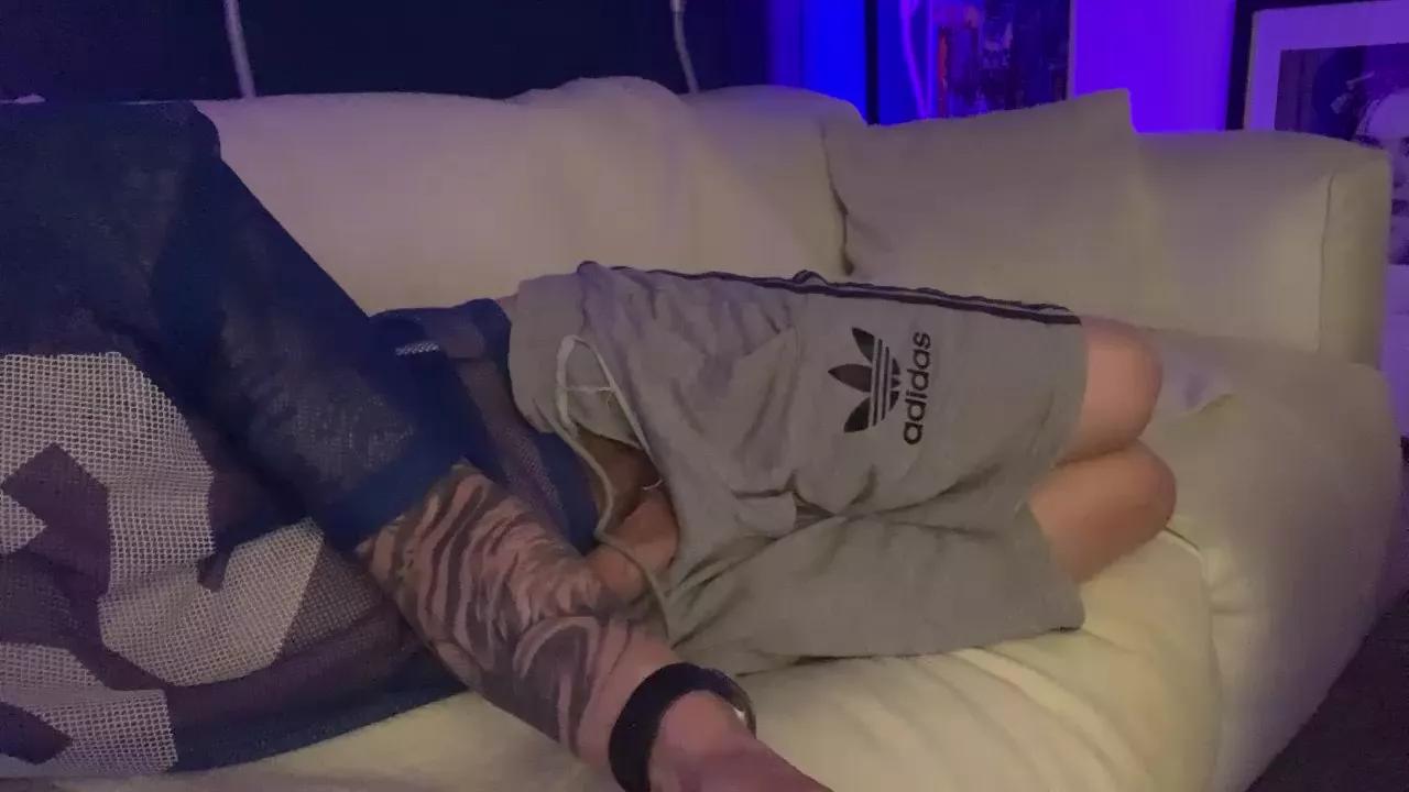 young_slut on Cam4 