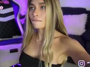 abril_w18 on Chaturbate