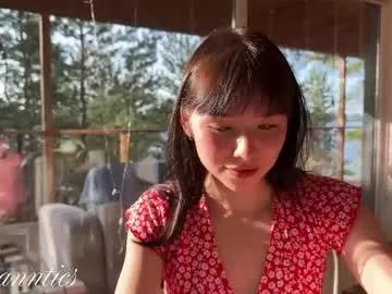 Freechat anntics_ on Chaturbate