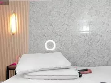 Freechat antonella_west on Chaturbate