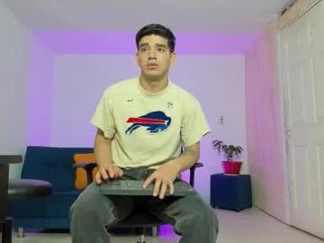 ares_johnsonn on Chaturbate