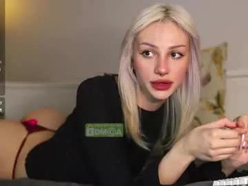 Freechat babeholly on Chaturbate