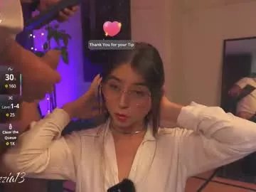 Freechat bellapazzia13 on Chaturbate