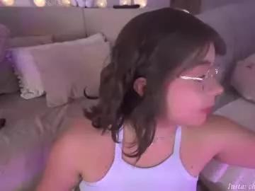 Freechat cheerrysweett on Chaturbate