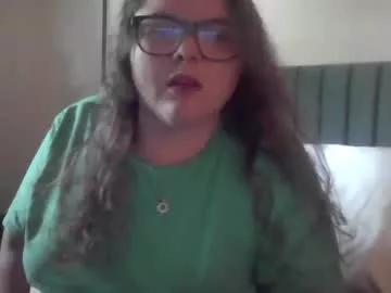 crystalizzzee on Chaturbate